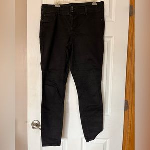 Size 16 TALL  plus sized TORRID brand BLACK denim jeans TALL length